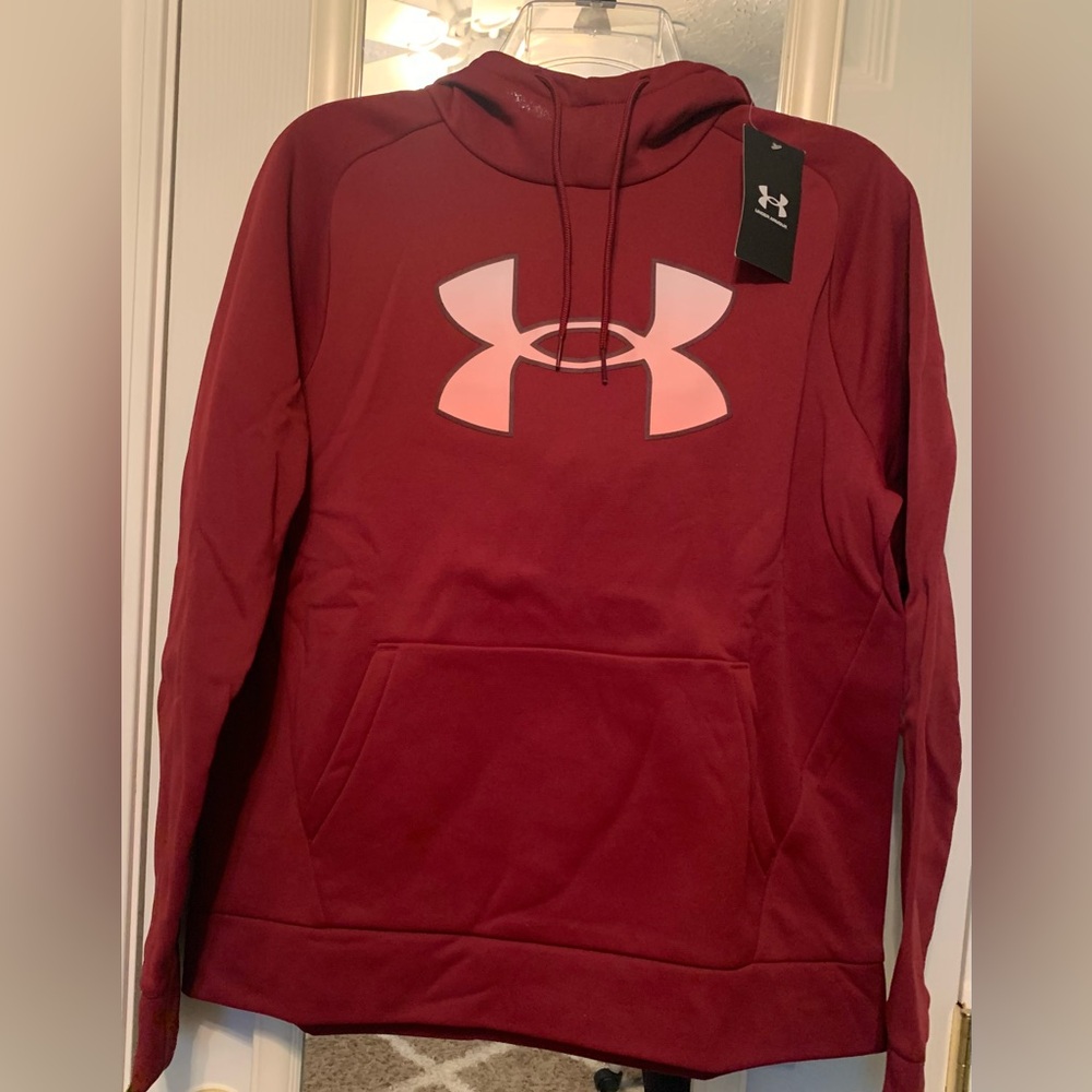 Women’s Under Armour Fleece Hoodie NWT. Size M Burgandy in color